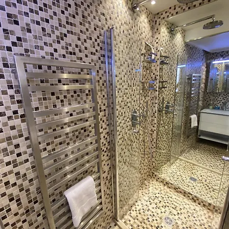 公寓 Cocon Ap4446 By Riviera Homes *
